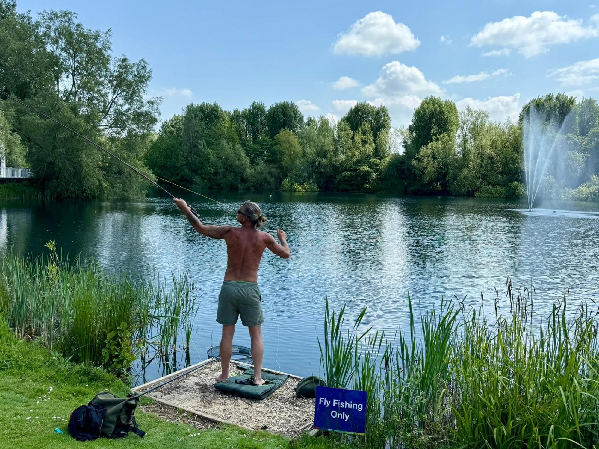 Luxury Kingfisher Lodge, Isis Lake, Within The Cotswold Waterpark Cirencester Esterno foto
