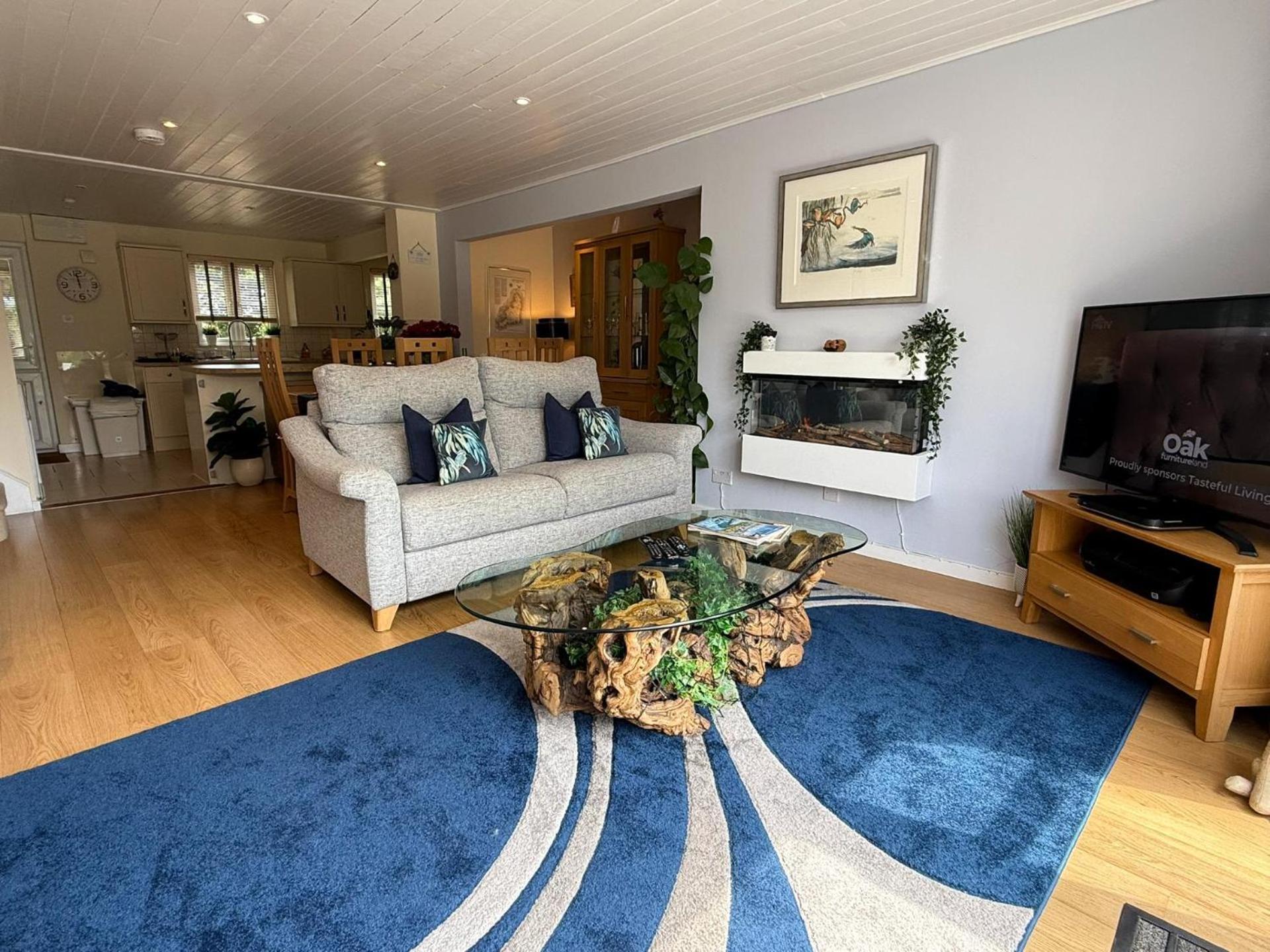 Luxury Kingfisher Lodge, Isis Lake, Within The Cotswold Waterpark Cirencester Esterno foto