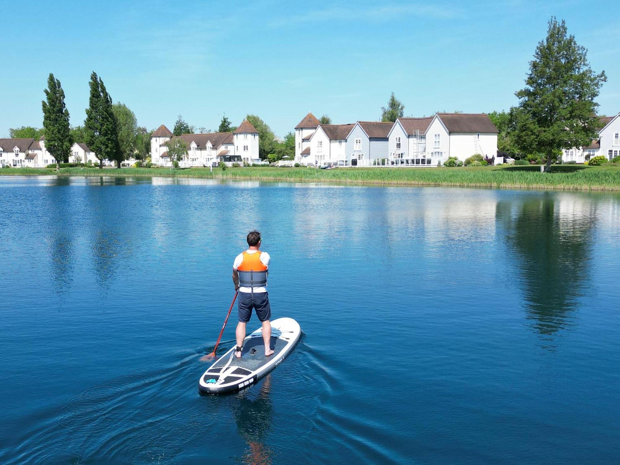 Luxury Kingfisher Lodge, Isis Lake, Within The Cotswold Waterpark Cirencester Esterno foto